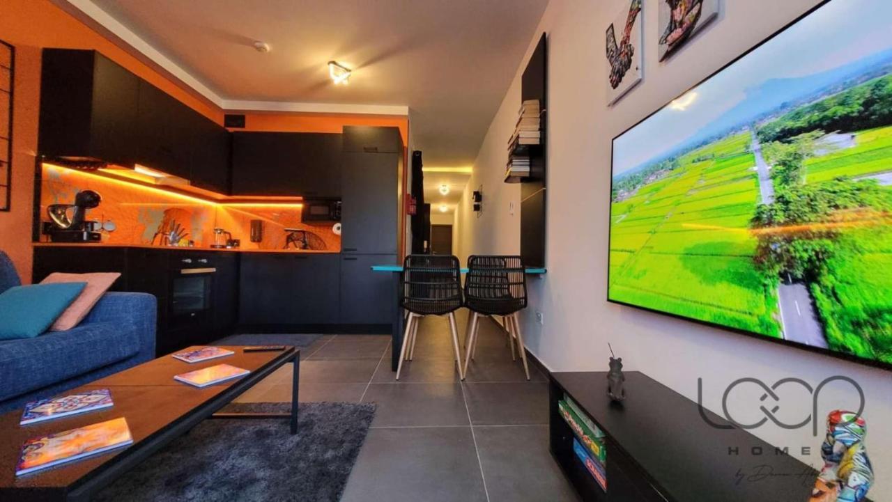 Apartment Modern - 50 M From Sea - Free Wi-fi - Super Cool - Terrace - Fully Air-conditioned *