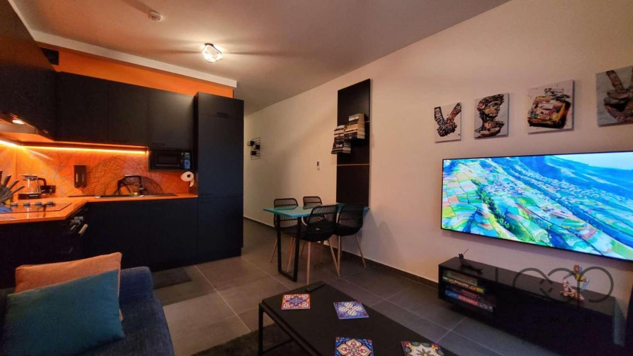 Modern - 50 M From Sea - Free Wi-fi - Super Cool - Terrace - Fully Air-conditioned St. Paul's Bay