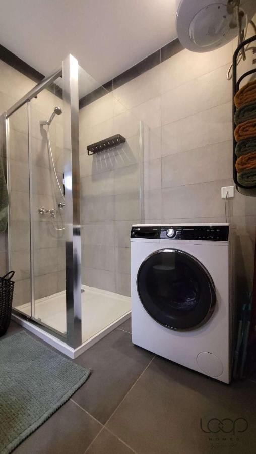 Modern - 50 M From Sea - Free Wi-fi - Super Cool - Terrace - Fully Air-conditioned Apartment
