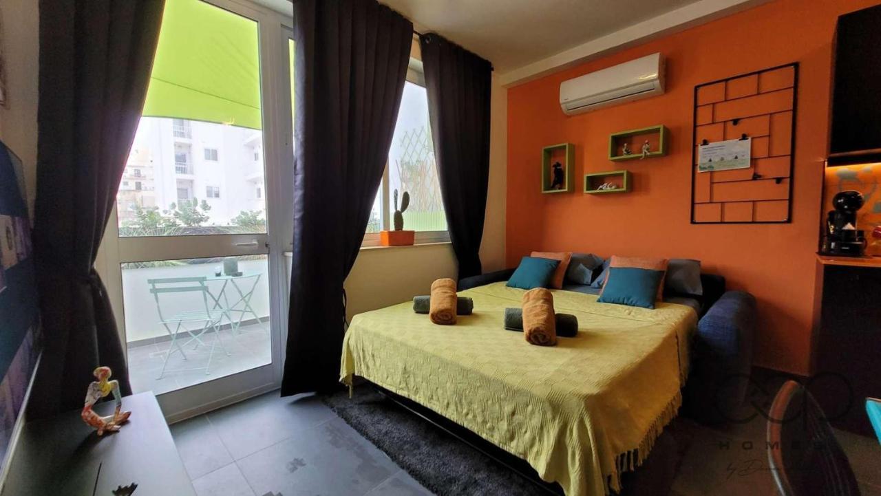 Apartment Modern - 50 M From Sea - Free Wi-fi - Super Cool - Terrace - Fully Air-conditioned